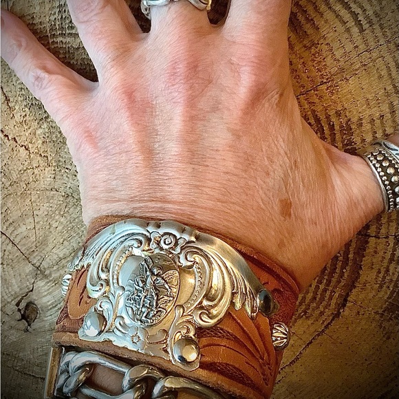 Leather cuff , adjustable - Picture 10 of 10